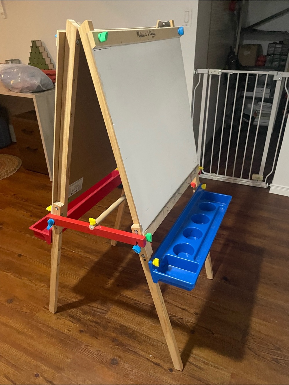 Children’s Double-Sided Wooden Art Easel with Blue Tray and Red Shelf